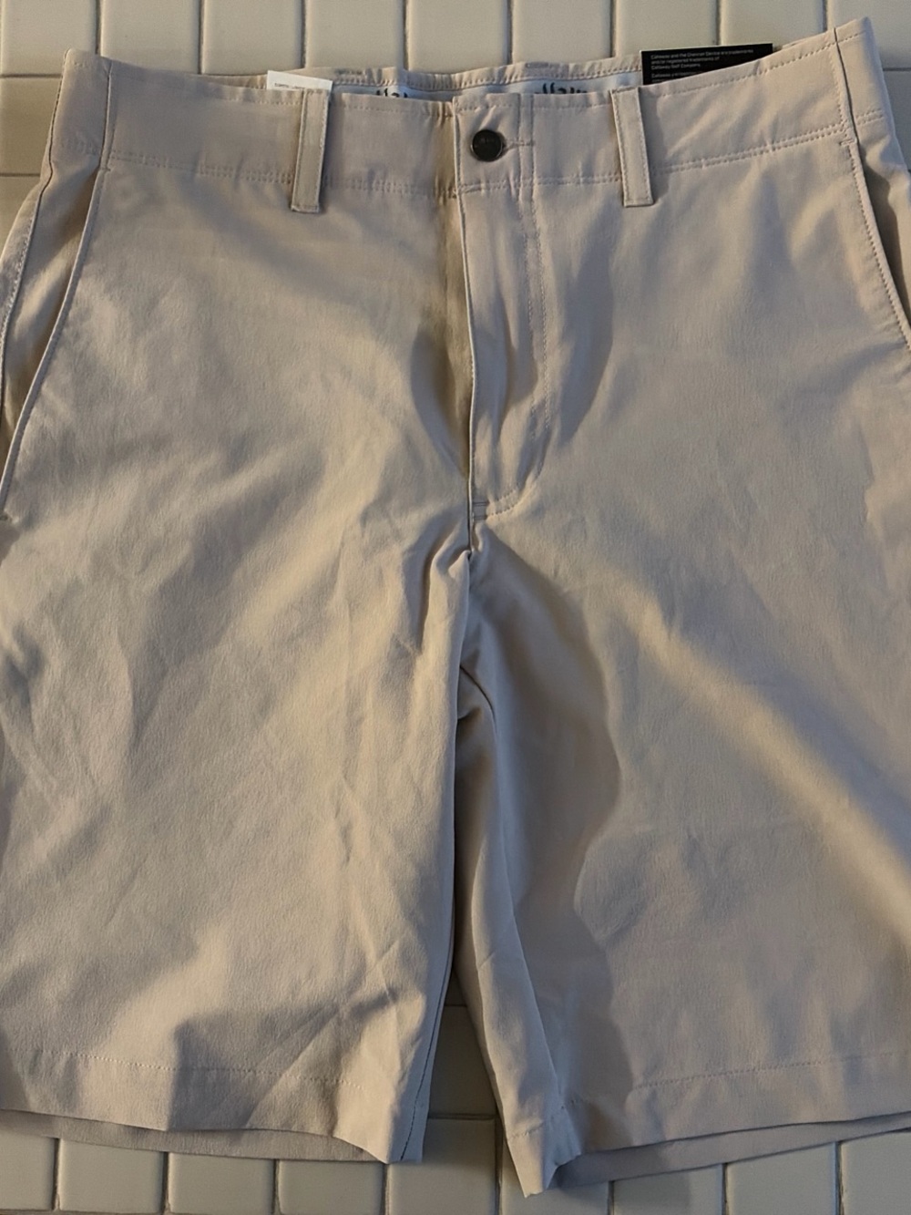 Callaway Men's Flat-Front Golf Shorts in Light Beige